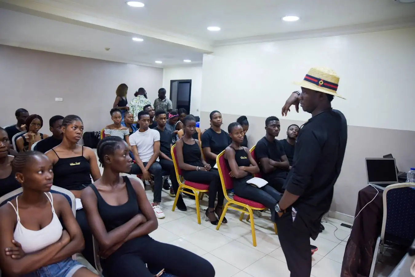 VERSATILITY, A KEY TO REMAIN RELEVANT IN THE FASHION INDUSTRY